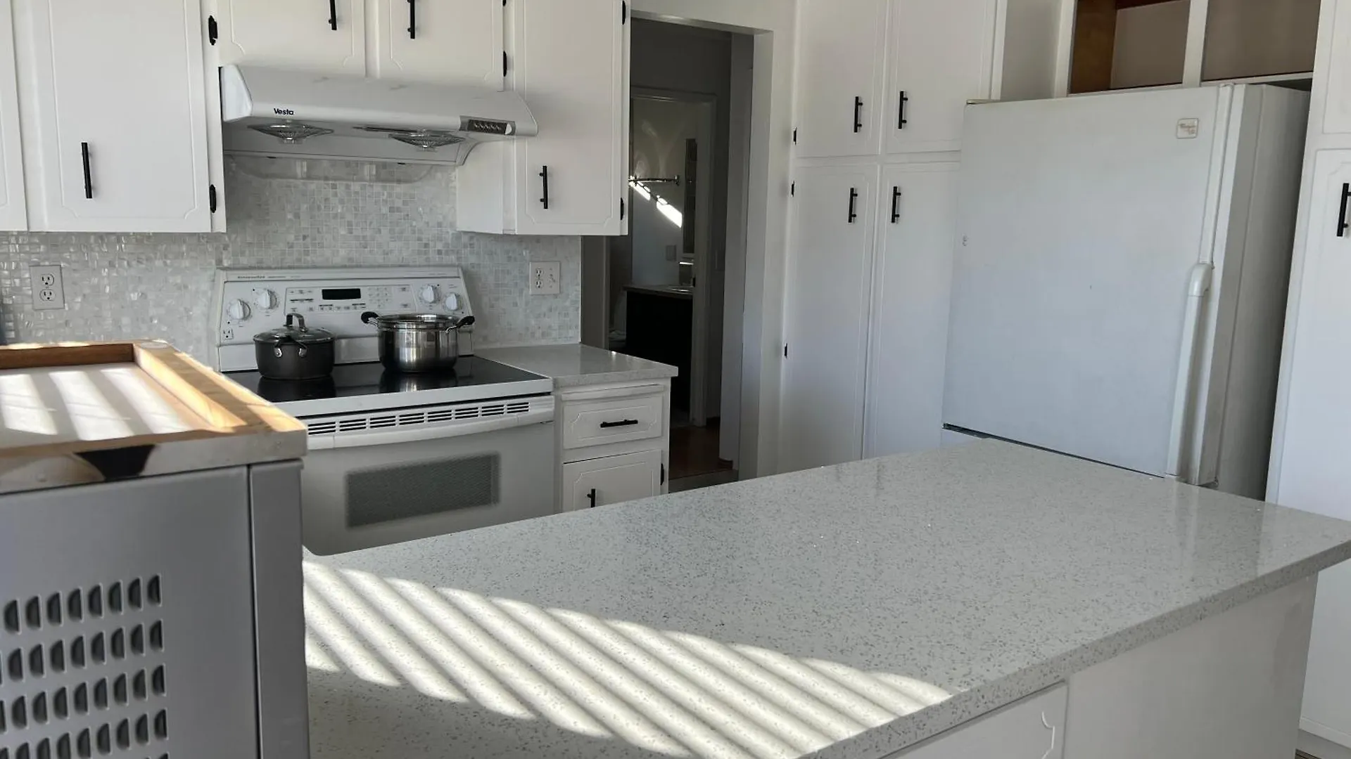 Gorgeous Single House Apartment Calgary Canada